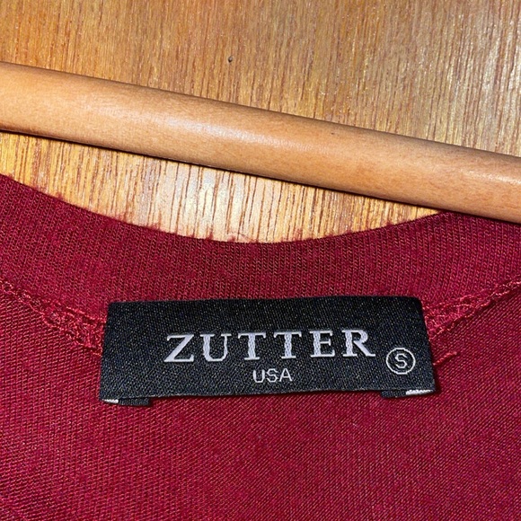 •ZUTTER•MAROON LEOPARD DEER "MERRY CHRISTMAS" HIGH-LOW SCOOPNECK BLOUSE SMALL - Picture 4 of 7